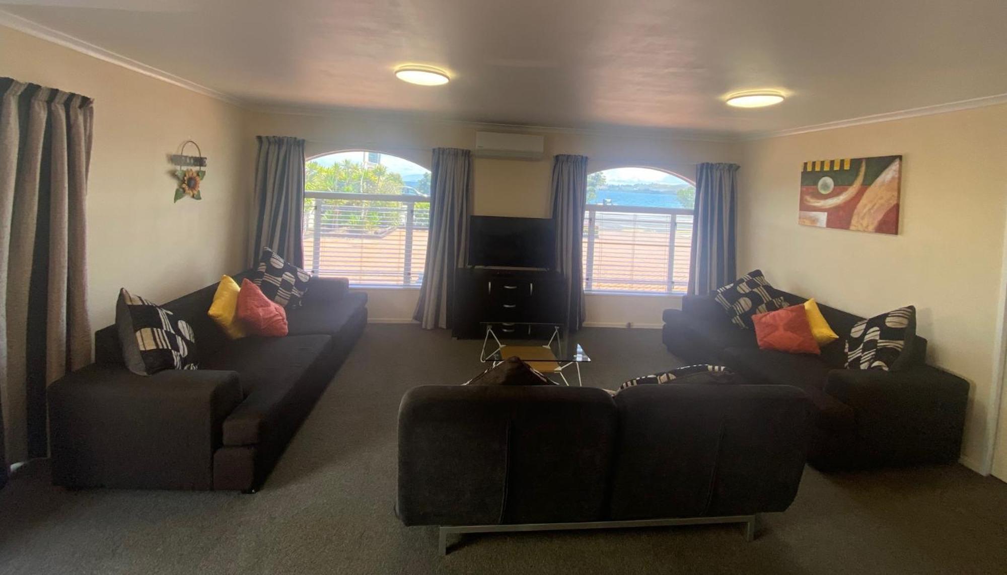 Lakeside Taupo Motel Ngoại thất bức ảnh