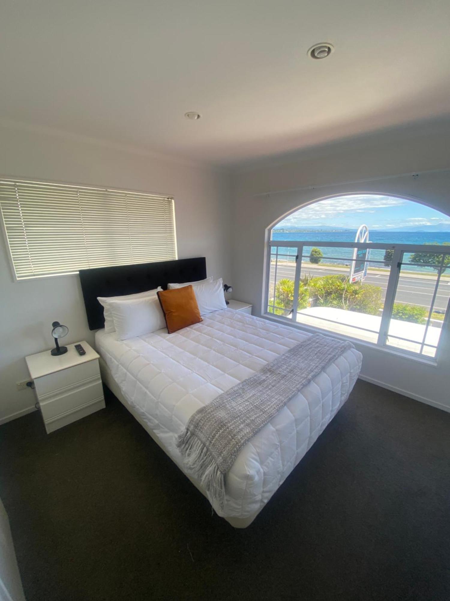 Lakeside Taupo Motel Ngoại thất bức ảnh