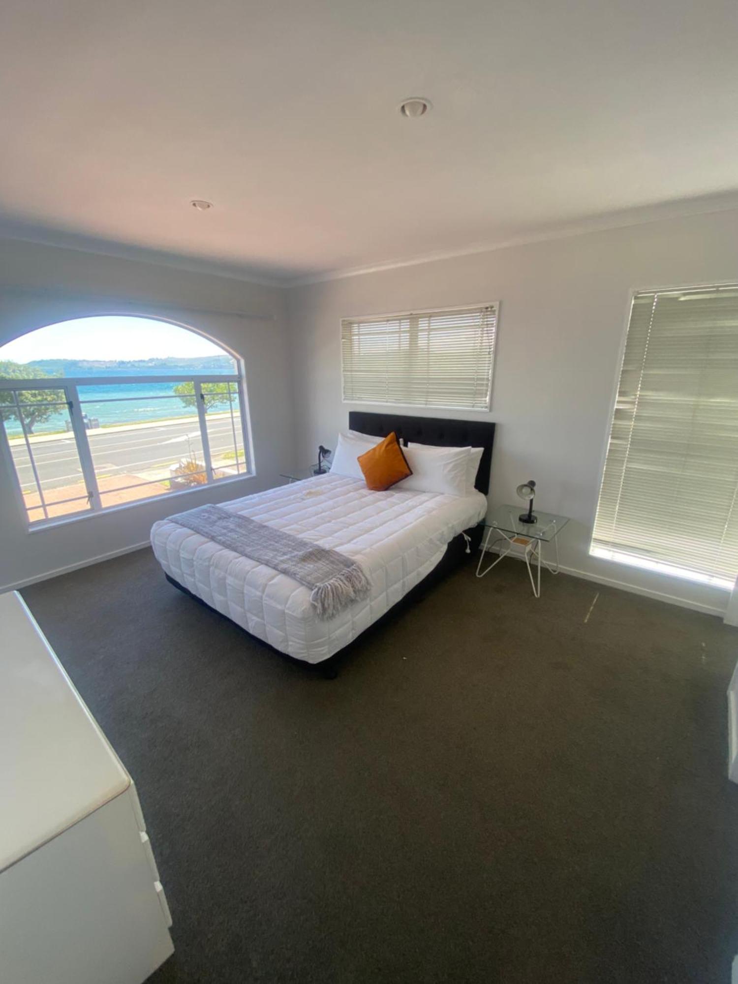 Lakeside Taupo Motel Ngoại thất bức ảnh