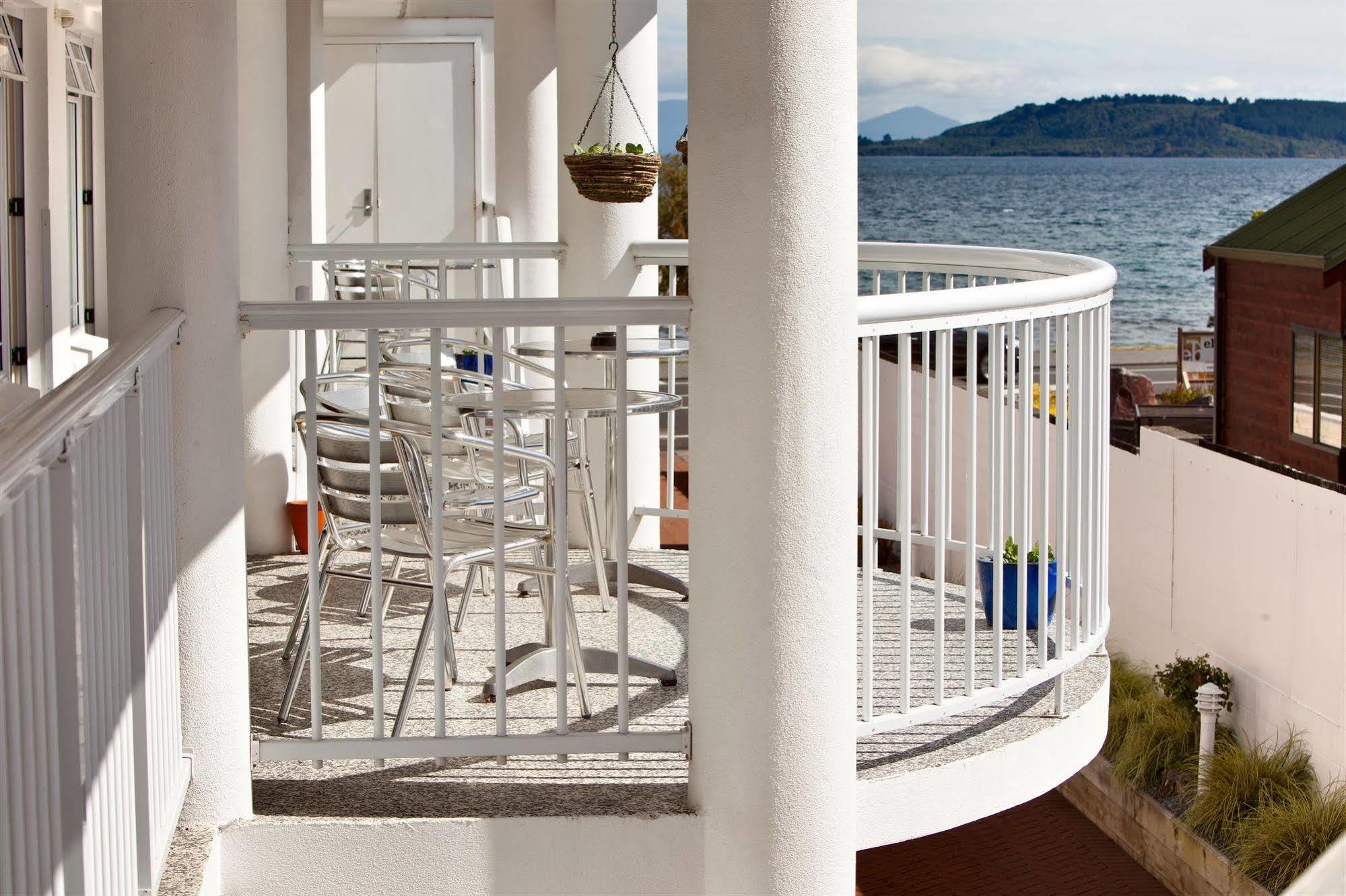 Lakeside Taupo Motel Ngoại thất bức ảnh